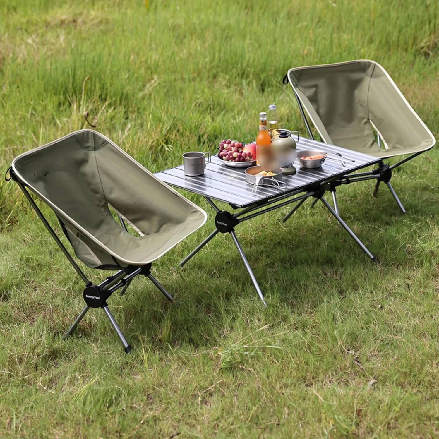 Camping Fur Set of 4 with 2 airs, 1 Table and 1 Shade Cloth, Outdoor Collapsible airs and Table with Carrying Bag and Aluminium Roll-up Top, Easy to Carry