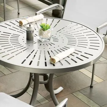 La'Stratta 48" Round Dining Umbrella Table by Tropitone