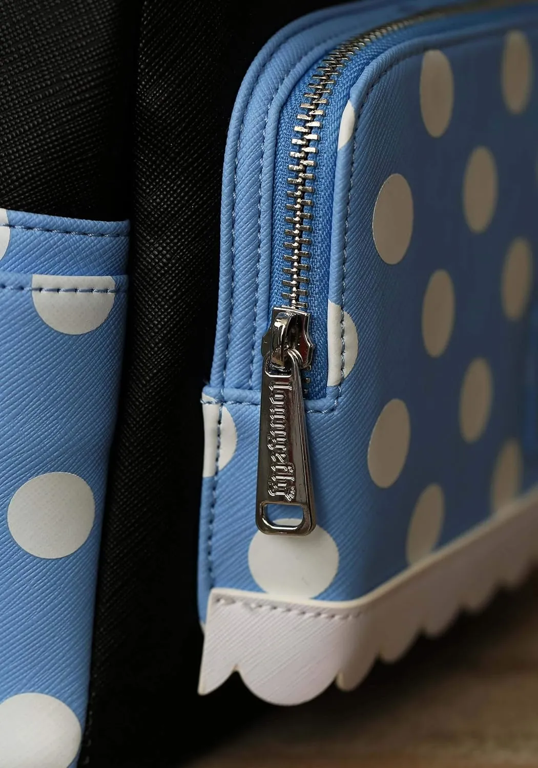 Loungefly Women's Backpack, Minnie Mouse Retro Polka Dot, Medium