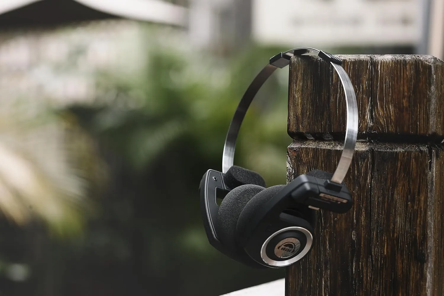 okcsc Classic On-Ear Headphones, Retro Style, BT Wireless Retro Headphones, Ultra Lightweight Retro Headsts/Bullt-in Mic/40mm Class Composite Film/BT 5.3 & Wired Two Connection Modes, BT/Black