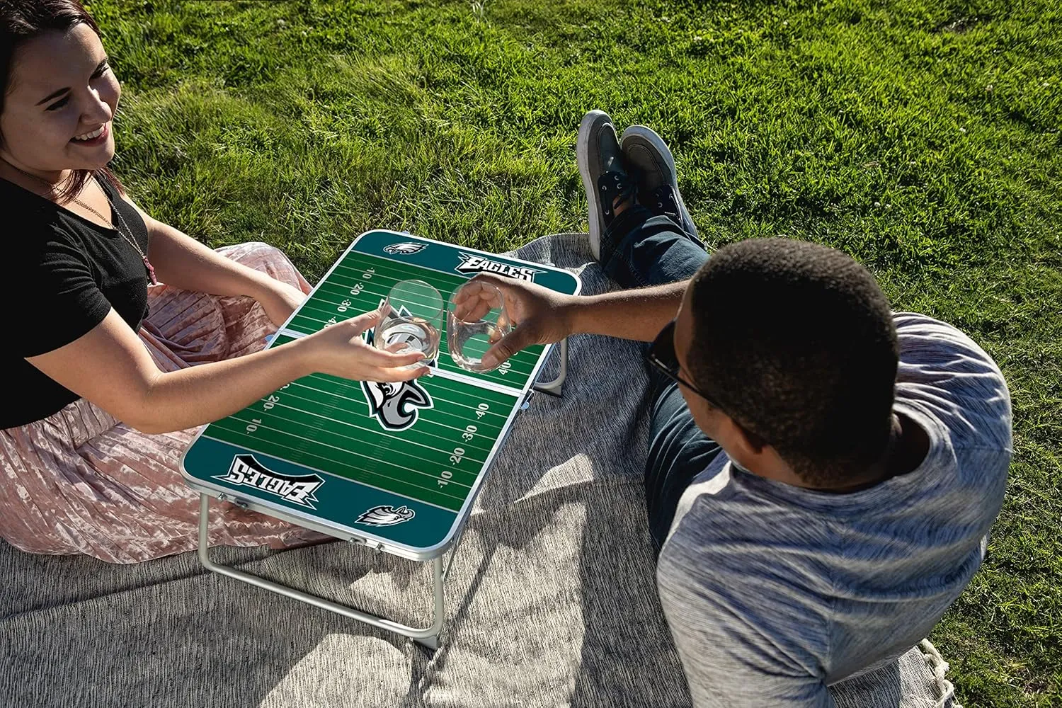 PICNIC TIME NFL Concert Mini Portable Table, Small Folding Table, Mini Picnic Table