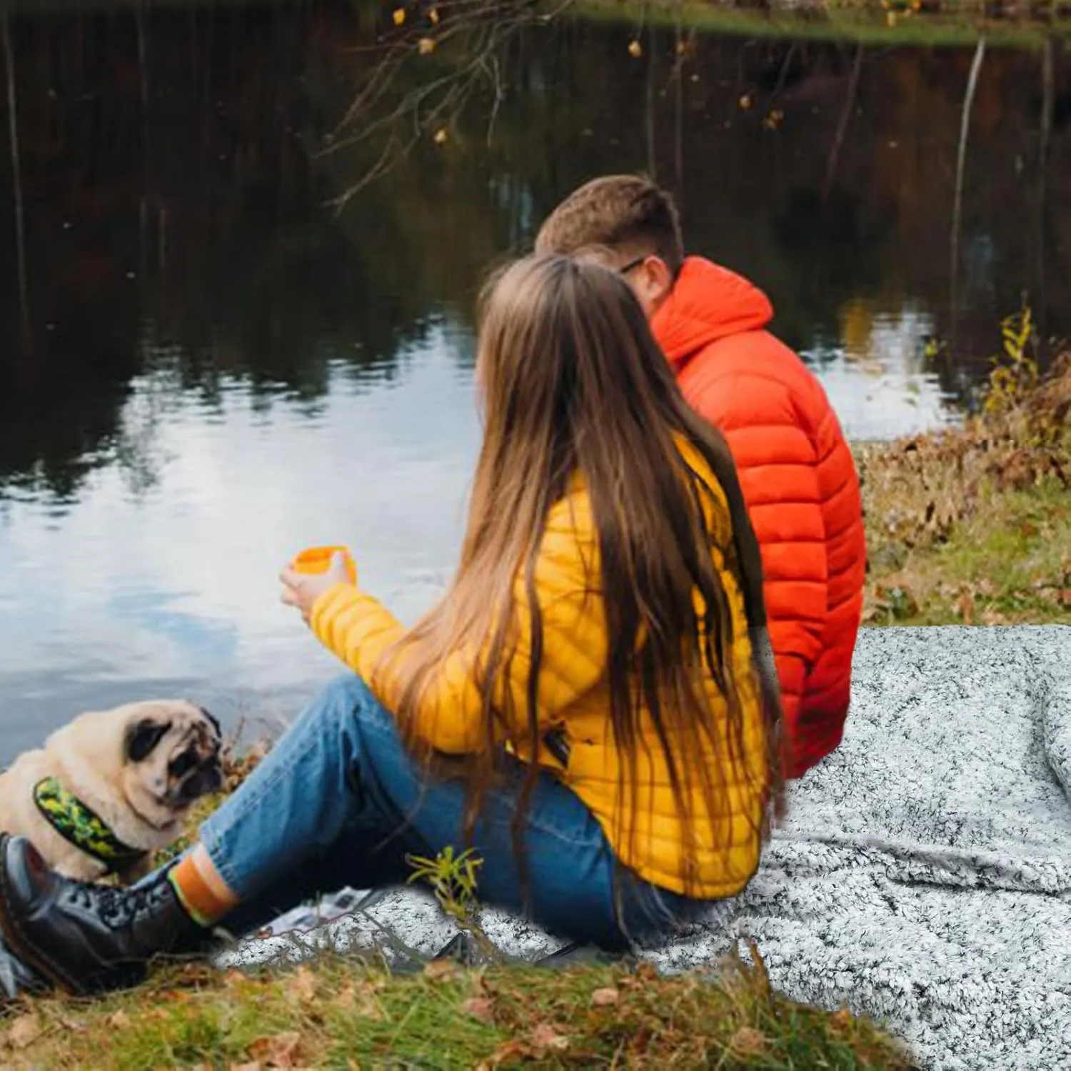 Sherpa Warm Outdoor Camping Blanket - Waterproof Stadium Blanket for Cold Weather, Camp, Sports Mom and Concert - Camping Quilt