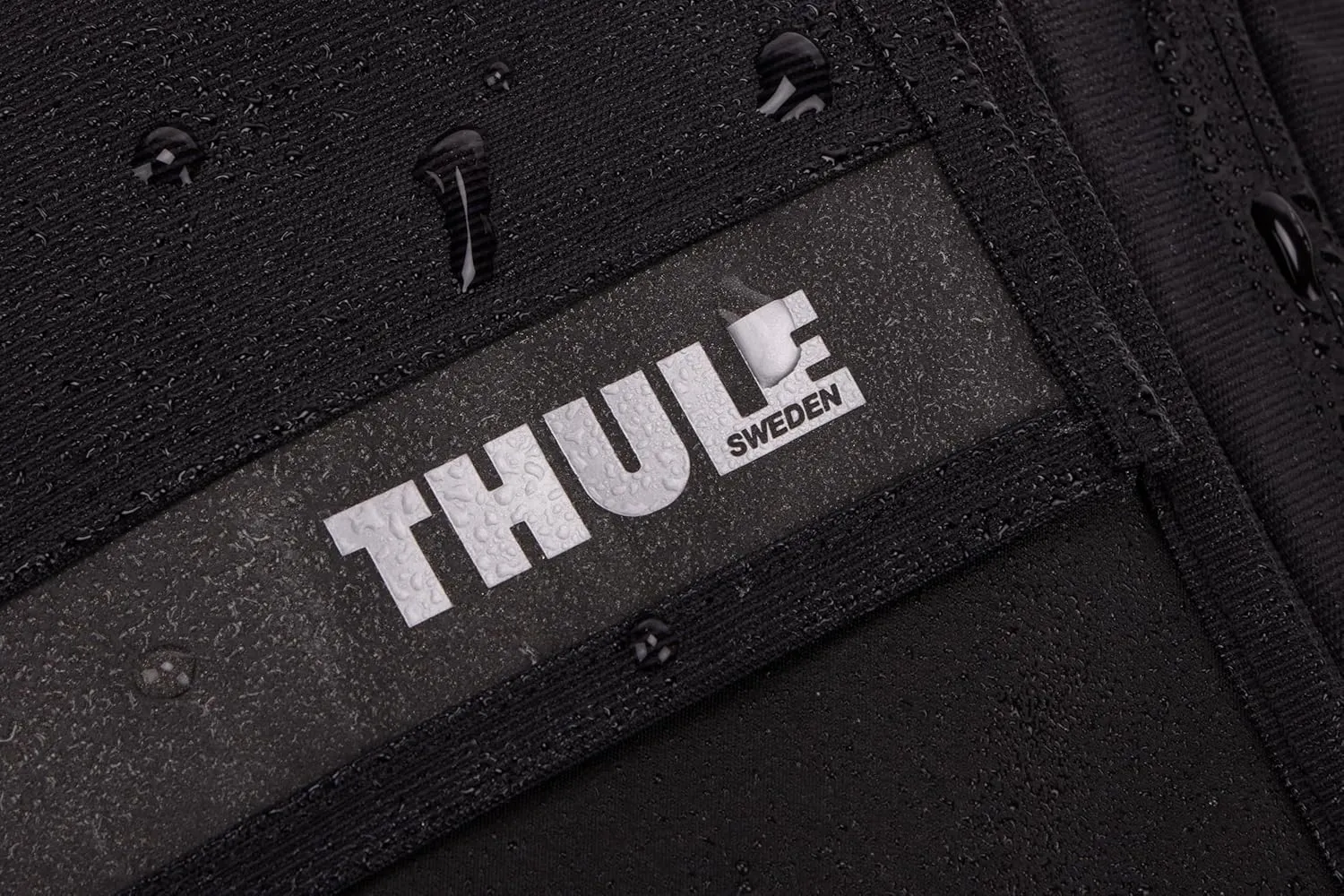 Thule Paramount Bike Commuter Backpack - 20L Capacity - Adjustable fit - 16" Padded Laptop Sleeve and 11" Tablet Pocket - Rolltop Closure - Side Phone Pocket - Taillight Loop