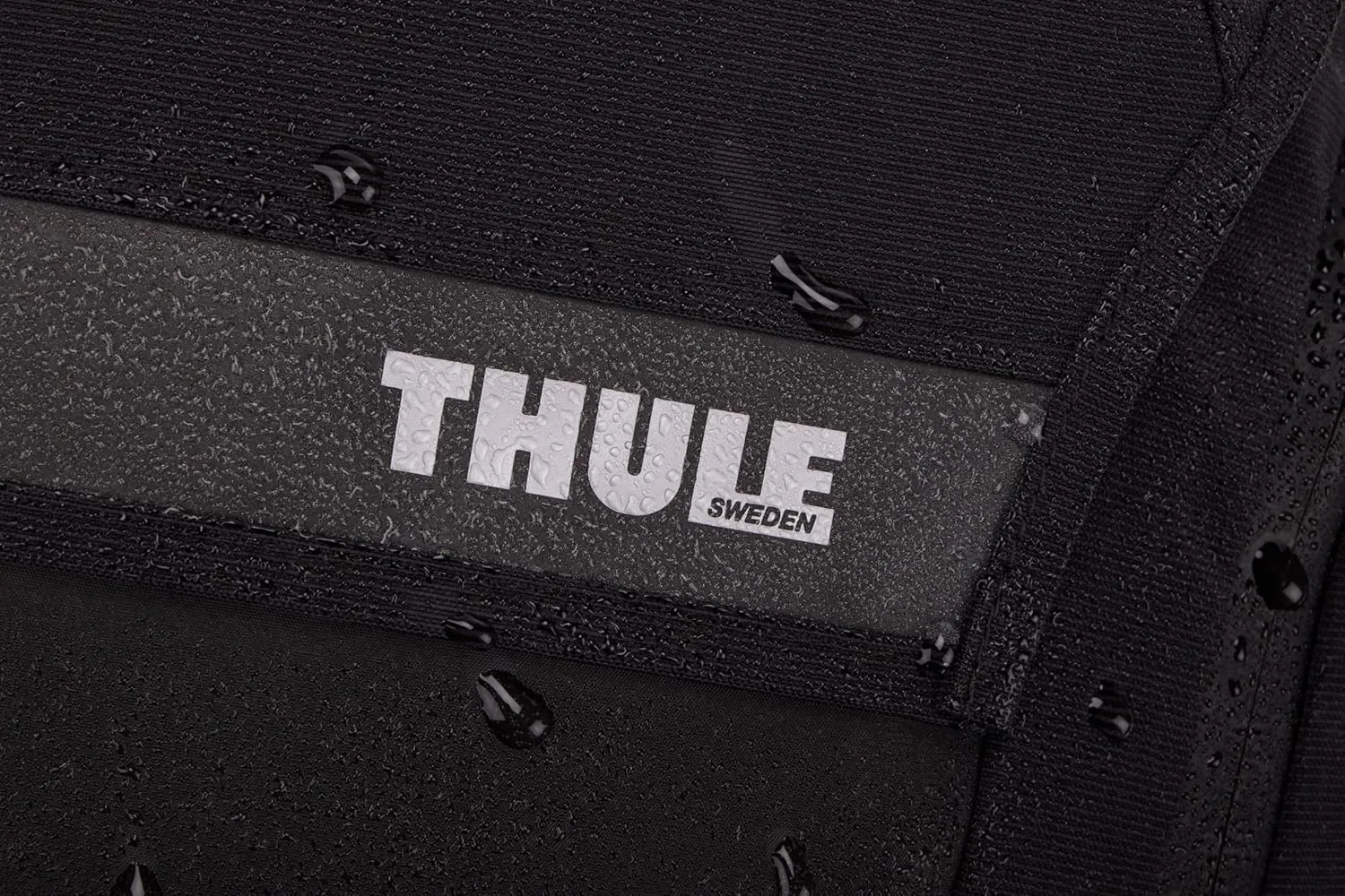 Thule Paramount Bike Commuter Backpack - 28L Capacity - Adjustable fit - 16" Padded Laptop Sleeve and 11" Tablet Pocket - Helmet Attachment - Accessible Side Phone Pocket - Taillight Loop