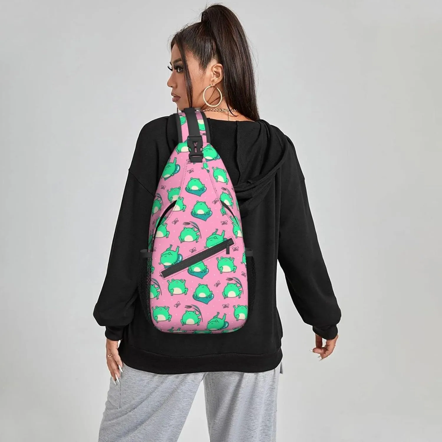 Women Cute Green Frogs on Pink Crossbody Sling Backpack for Men Chest Bag Shoulder Bag Lightweight One Strap Backpack Travel Outdoor Daypack